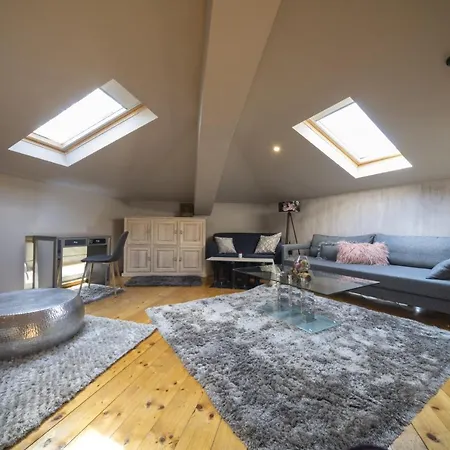 Villa Artcity Villa- Historic In Kapana *